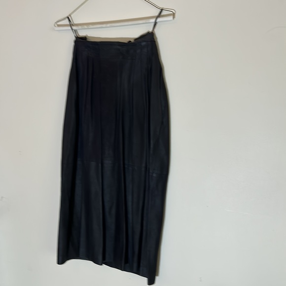 Long Black Leather Skirt by Valentino - Picture 2 of 8